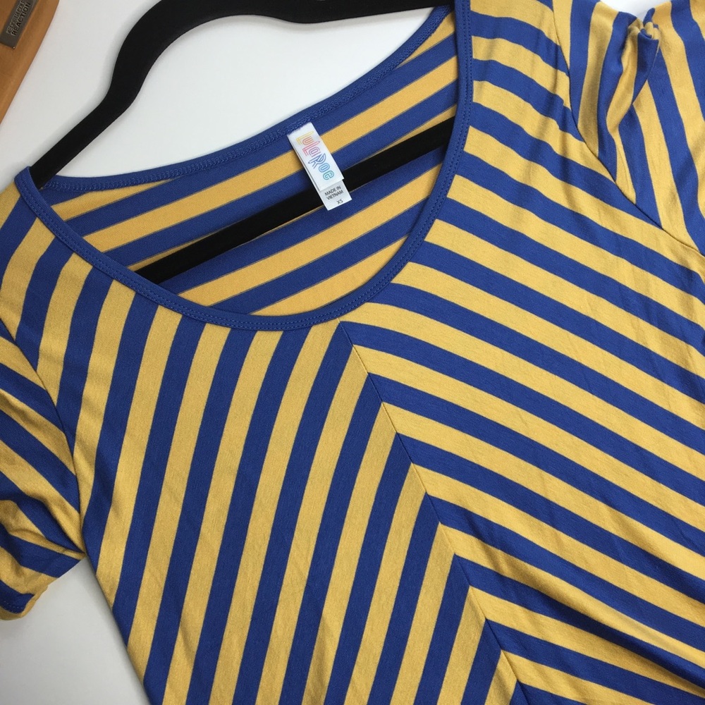 LuLaRoe Summer Stripe Classic Hi-Lo Tee NWT
